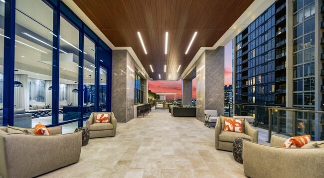 Loggia - Hanover Buffalo Bayou