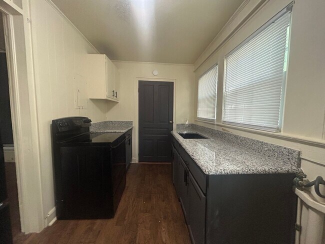 Foto del edificio - 508 S Magnolia Ave