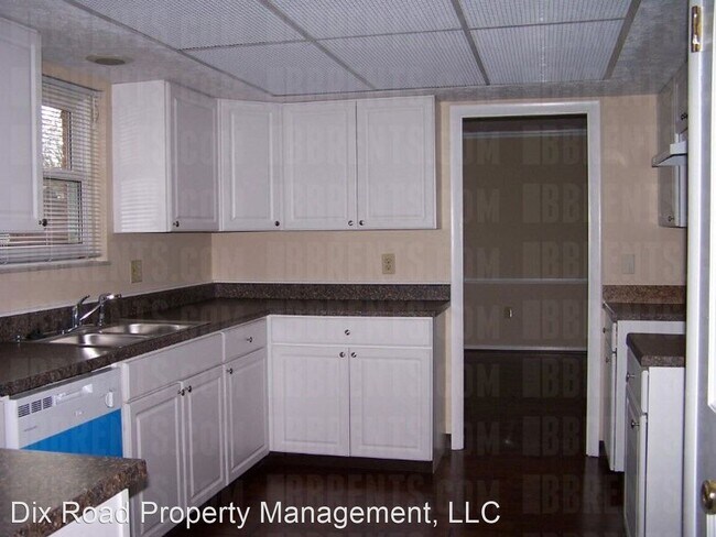 Foto del edificio - 3 br, 2.5 bath House - 6486 Freeport Drive,