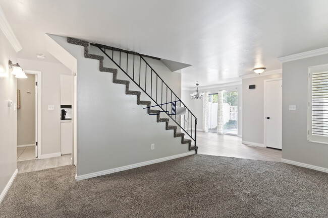 Building Photo - 77 Pheasantbrook Cir