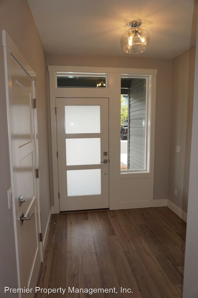 Foto del edificio - 3 br, 2.5 bath House - 12045 NE 108th St