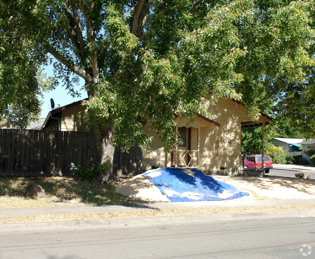 Foto del edificio - 4005 Franks Ct