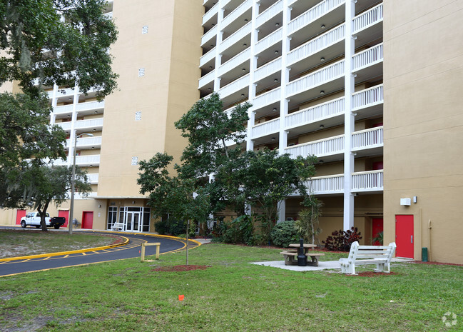 Building Photo - Barbee Towers