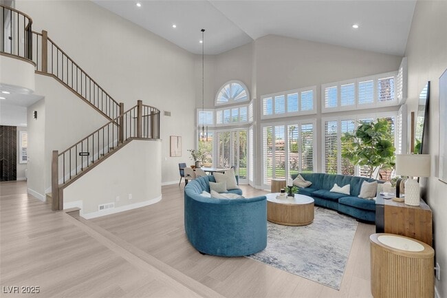 Building Photo - 8848 Rainbow Ridge Dr