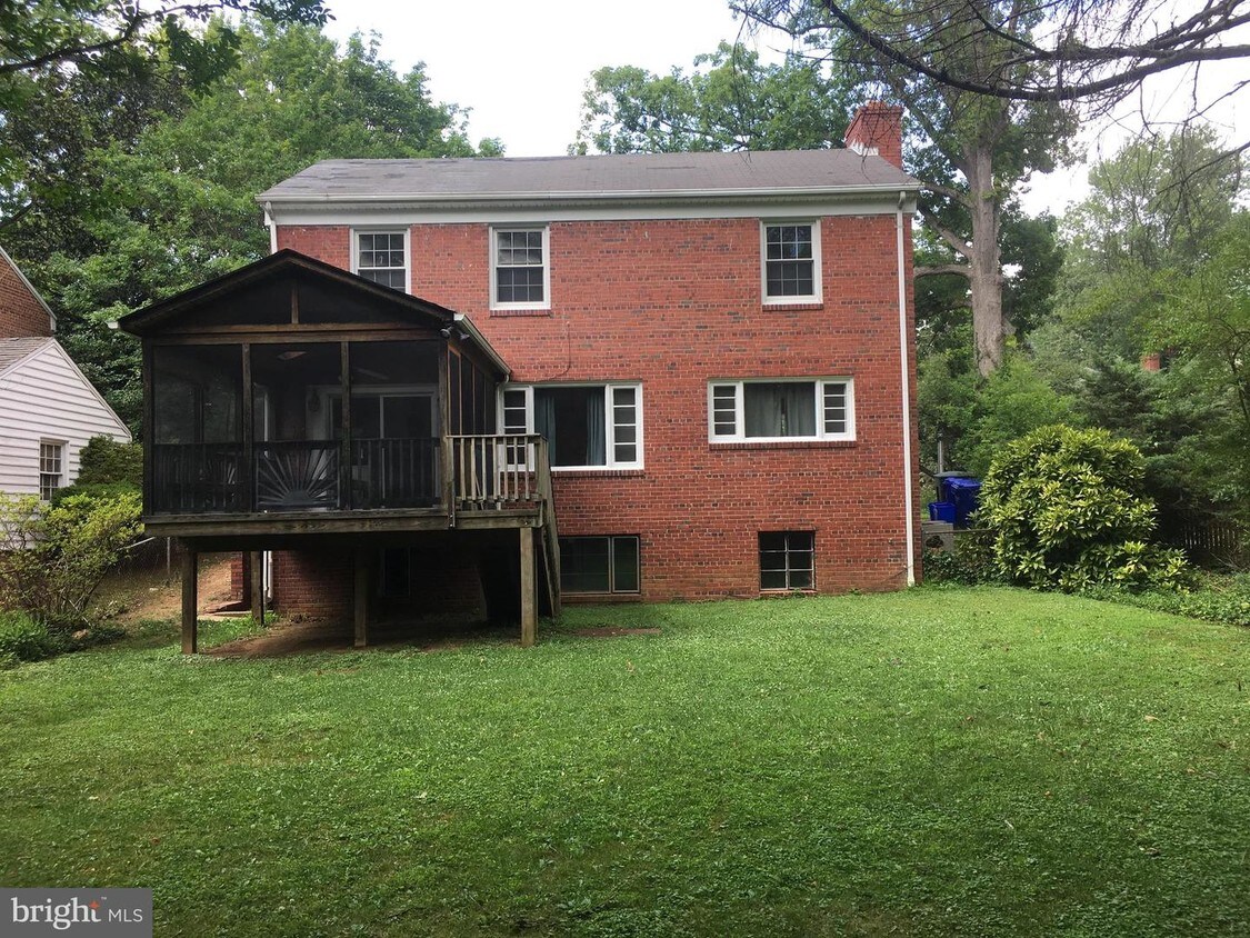 Primary Photo - 5522 Oakmont Ave