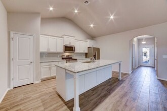 Building Photo - 2421 W Imperial Ct