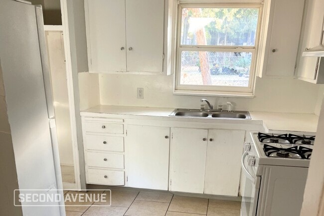 Building Photo - 1521 Meyers Pl