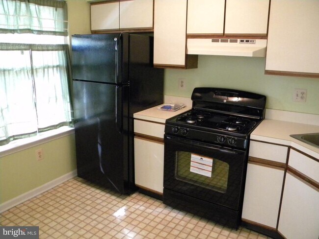 Building Photo - 230 Mill Run Ct