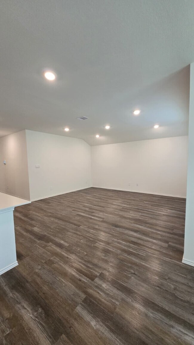 Foto del edificio - 15703 Majestic Evergreen Wy