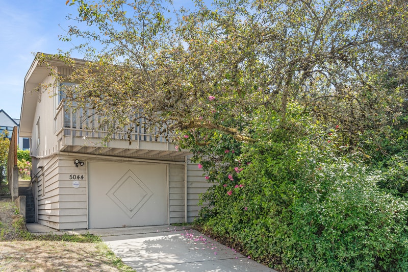 Photo - 5044 Sand Point Way NE