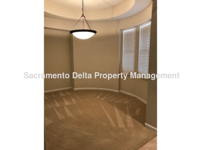 Foto del edificio - 261 Lanfranco Cir