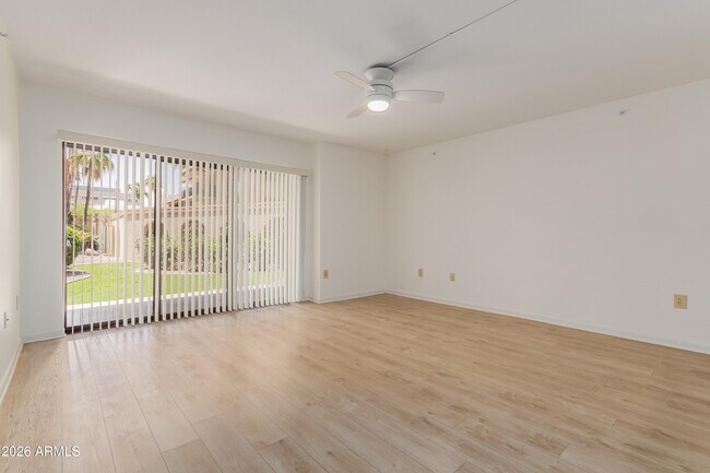 Foto del edificio - 10330 W Thunderbird Blvd