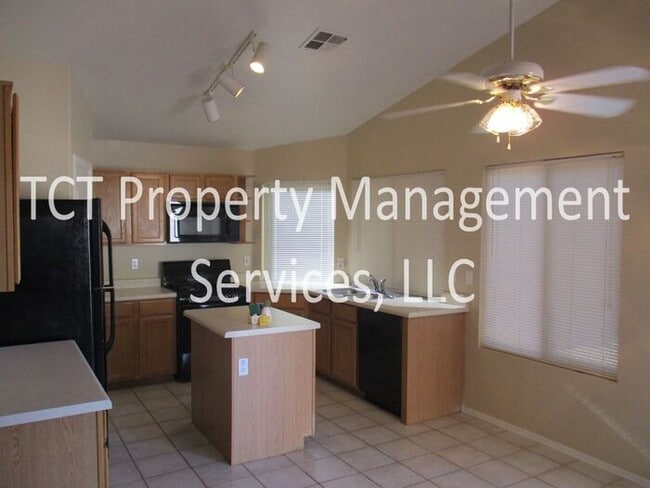 Building Photo - Cozy Three Bedroom House in Gilbert!