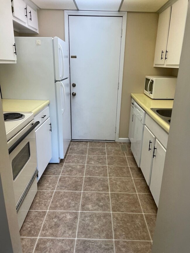 Building Photo - 1306 Black Forest Dr