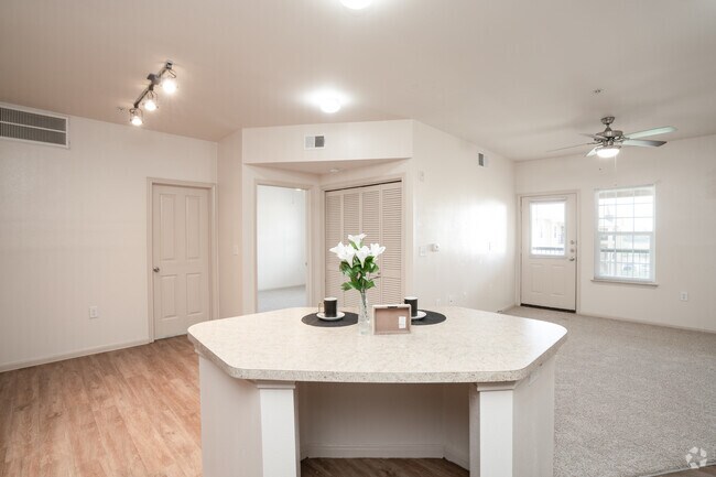 1 habitación, 1 baño - 842 pies cuadrados - Cocina - Paseo Pointe