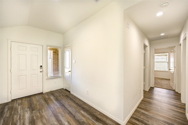 Building Photo - 5406 Castlebury Meadows Dr