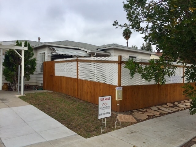 Building Photo - 2 bedroom 1 bath house for rent in Talmadge!