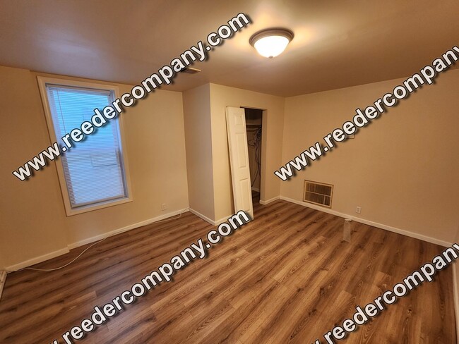 Building Photo - 4830 Cedar Avenue