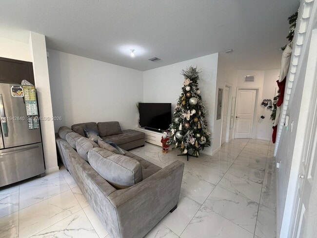 Foto del edificio - 1656 SE 27th Terrace