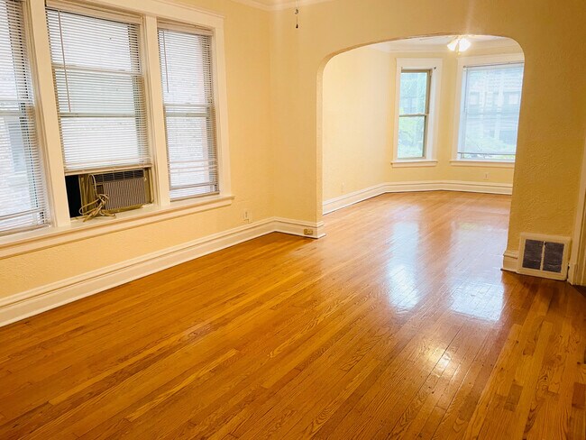 Foto del edificio - 5355 N Glenwood Ave