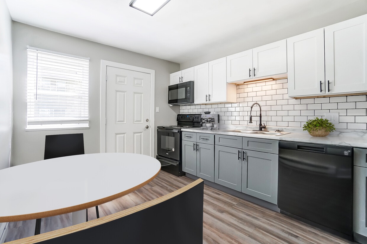 Primary Photo - Hickory Creek Apartments