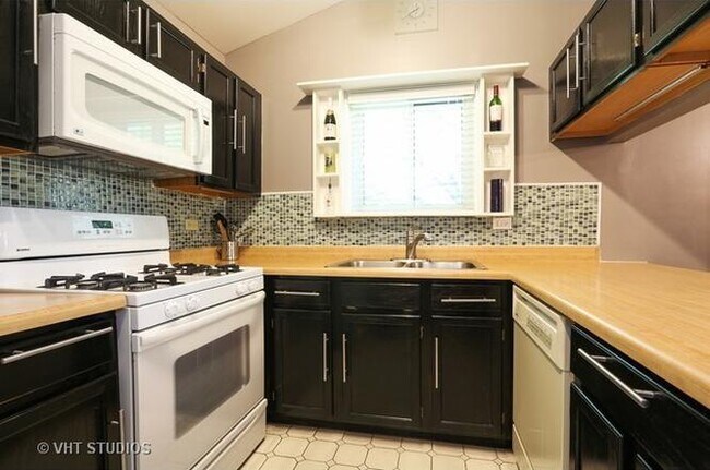 Foto del edificio - 356 Bloomfield Ln