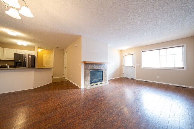 Foto del edificio - 17335 River Birch Ln S E