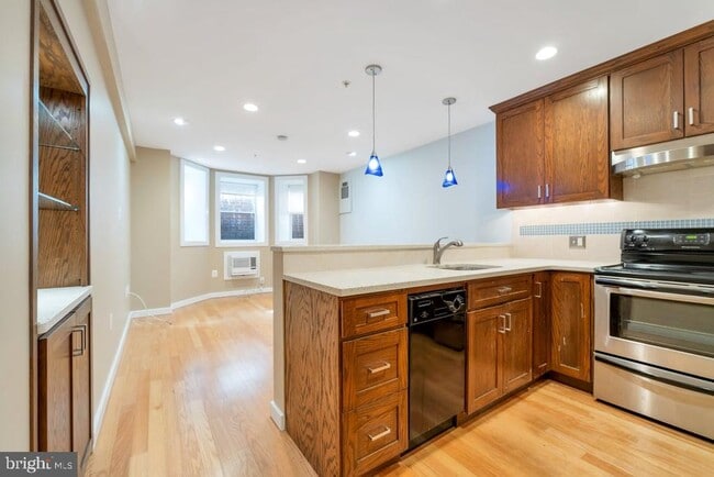 Foto del edificio - 1415 Chapin St NW