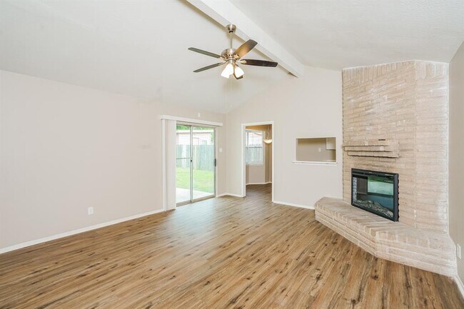 Foto del edificio - 12011 Pecan Meadow Dr