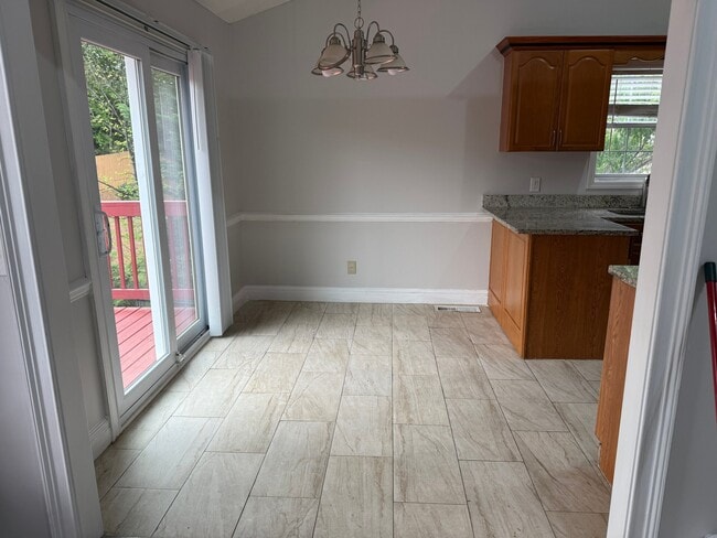 Building Photo - 5600 Sugar Crossing Dr