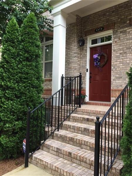 Foto del edificio - 8070 Willoughby Ct