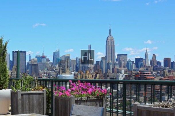 Foto principal - 666 Greenwich St