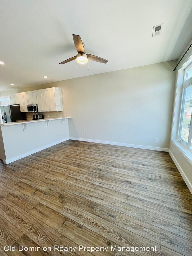 Foto del edificio - 3 br, 3 bath House - 369 N. Liberty Street