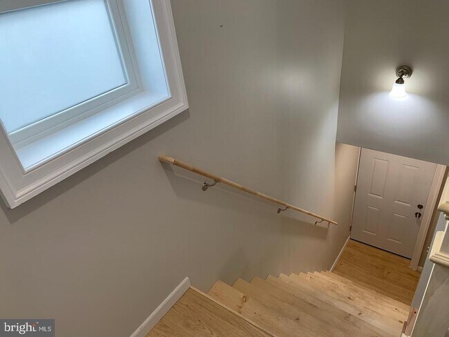 Building Photo - 224 Kern St