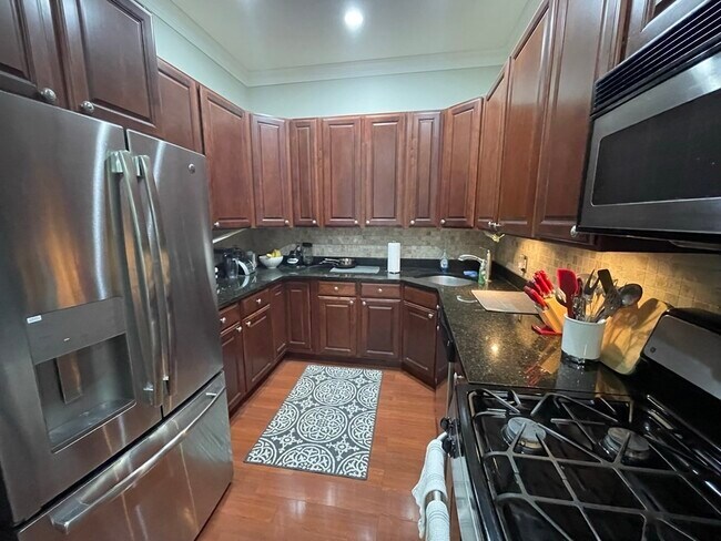 Foto del edificio - 655 E 2nd St