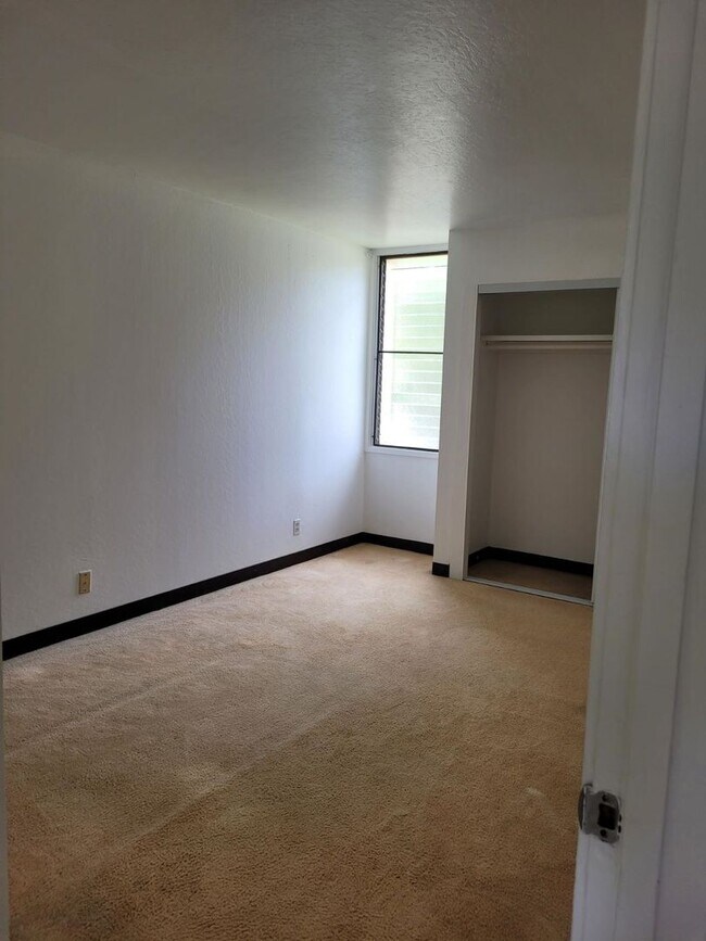 Foto del edificio - 2bdrm 1bth 1pkg located in Beautiful Makaha Valley Plantation