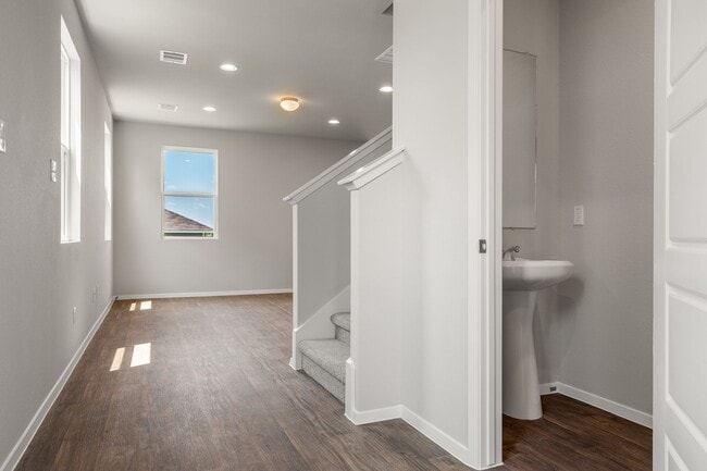 Foto del edificio - Brand New Home in Hymeadow!!!