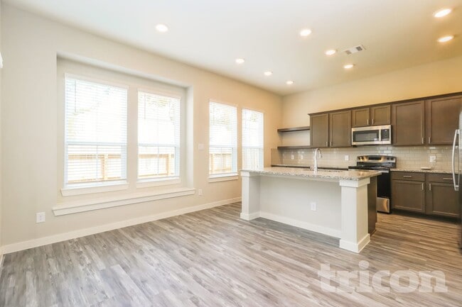 Interior Photo - Tricon Willow Creek