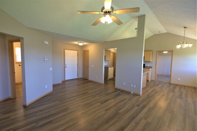 Foto del edificio - 3 Bedroom in a Convenient Location