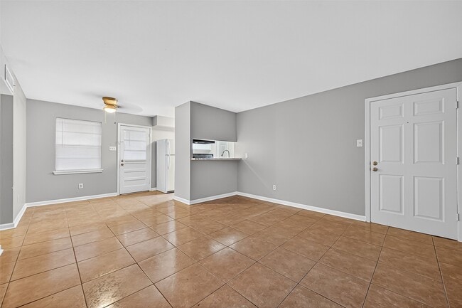 Building Photo - 7703 Moonmist Dr