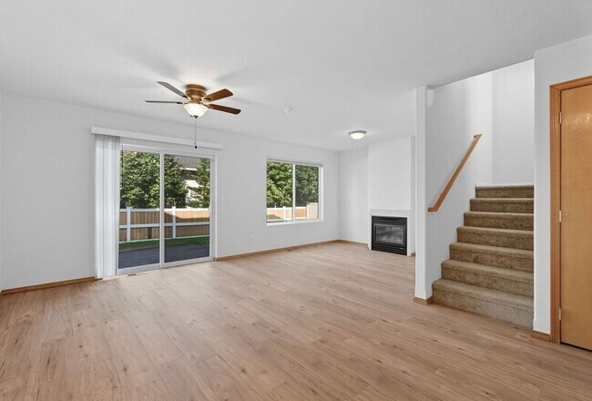 Foto del edificio - 1605 Drummond St