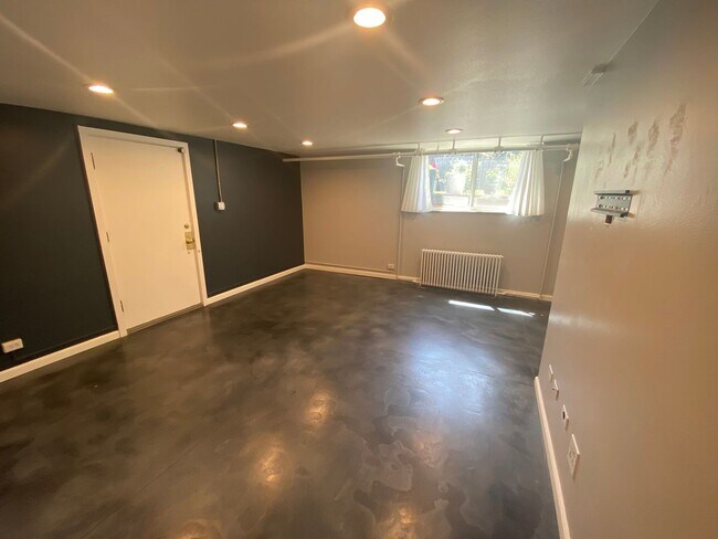 Foto del edificio - Incredible 3 Bedroom Condo in Park Hill Area