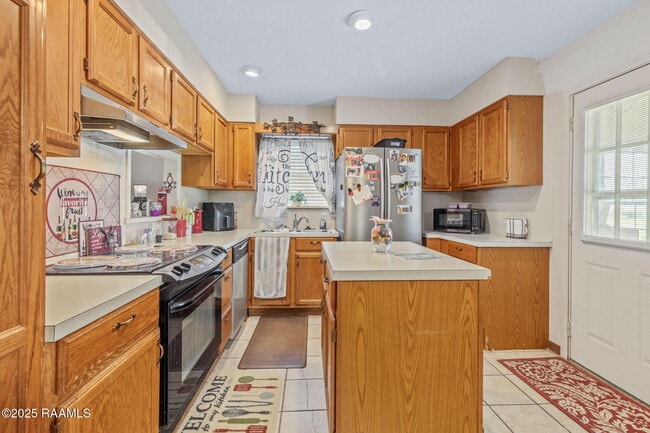 Building Photo - 4512 E Meadow Ln