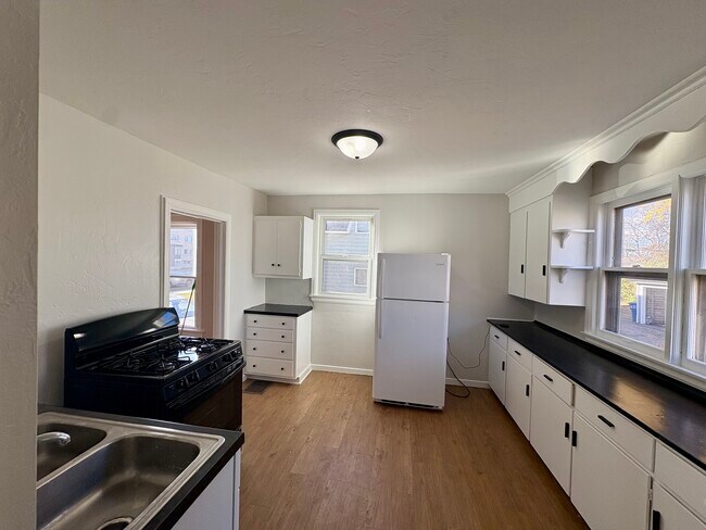 Foto del edificio - 700 W Lincoln Ave