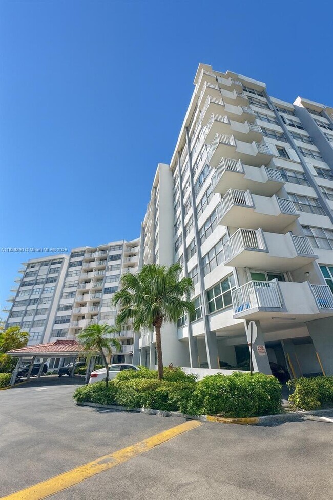 Building Photo - 1 bedroom in North Miami Beach FL 33179