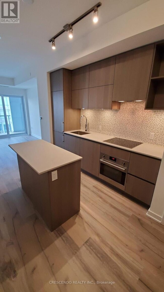 Building Photo - 1 Yorkville Ave