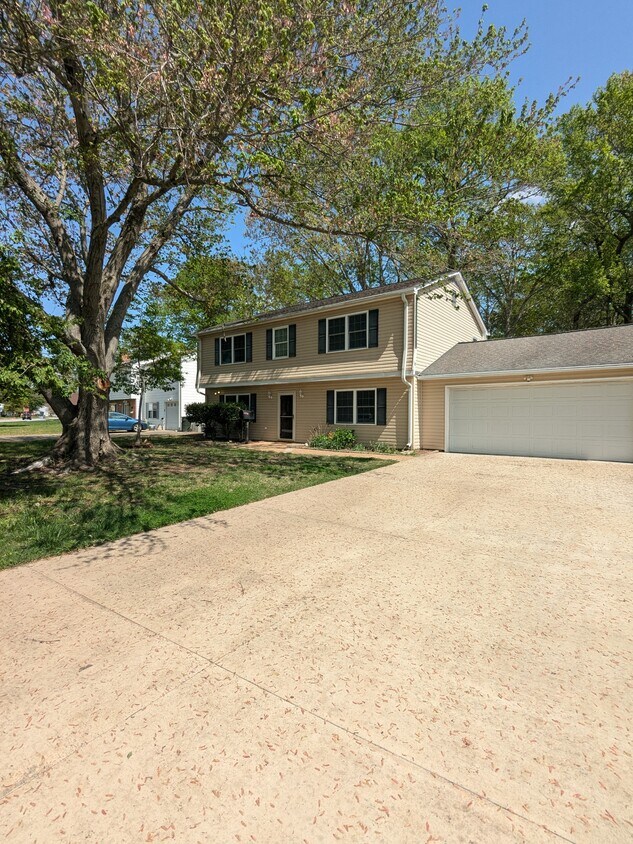 Foto principal - 12 Admiral Ct
