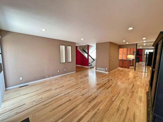 Building Photo - 1050 S Monaco Pkwy