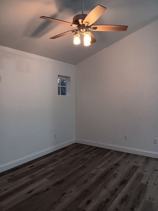 Foto del edificio - 1979 Encina Dr