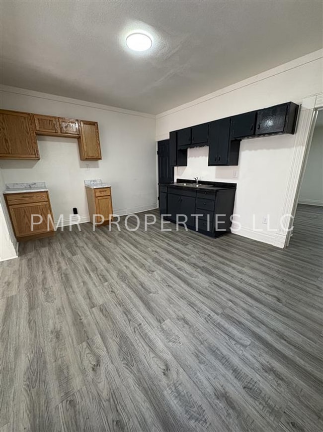 Building Photo - 1801-1803 Mitchell Ave